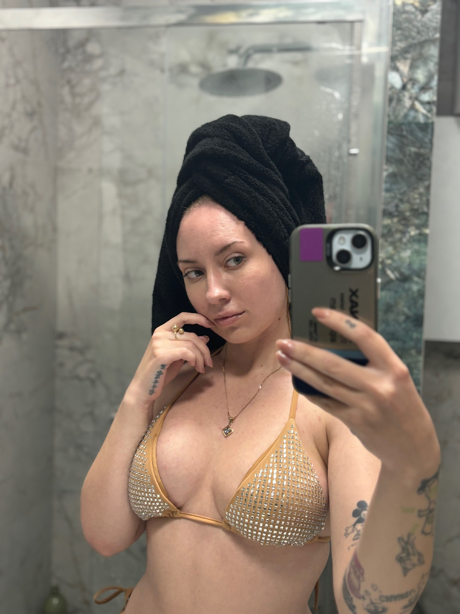 Nude girl KateV in Palembang