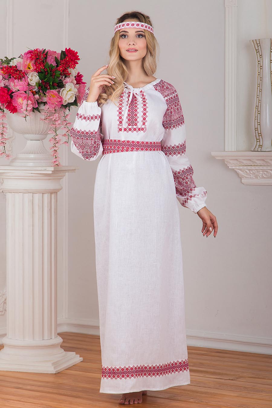 A playful frame from Women in Slavic costumes — online in Palembang