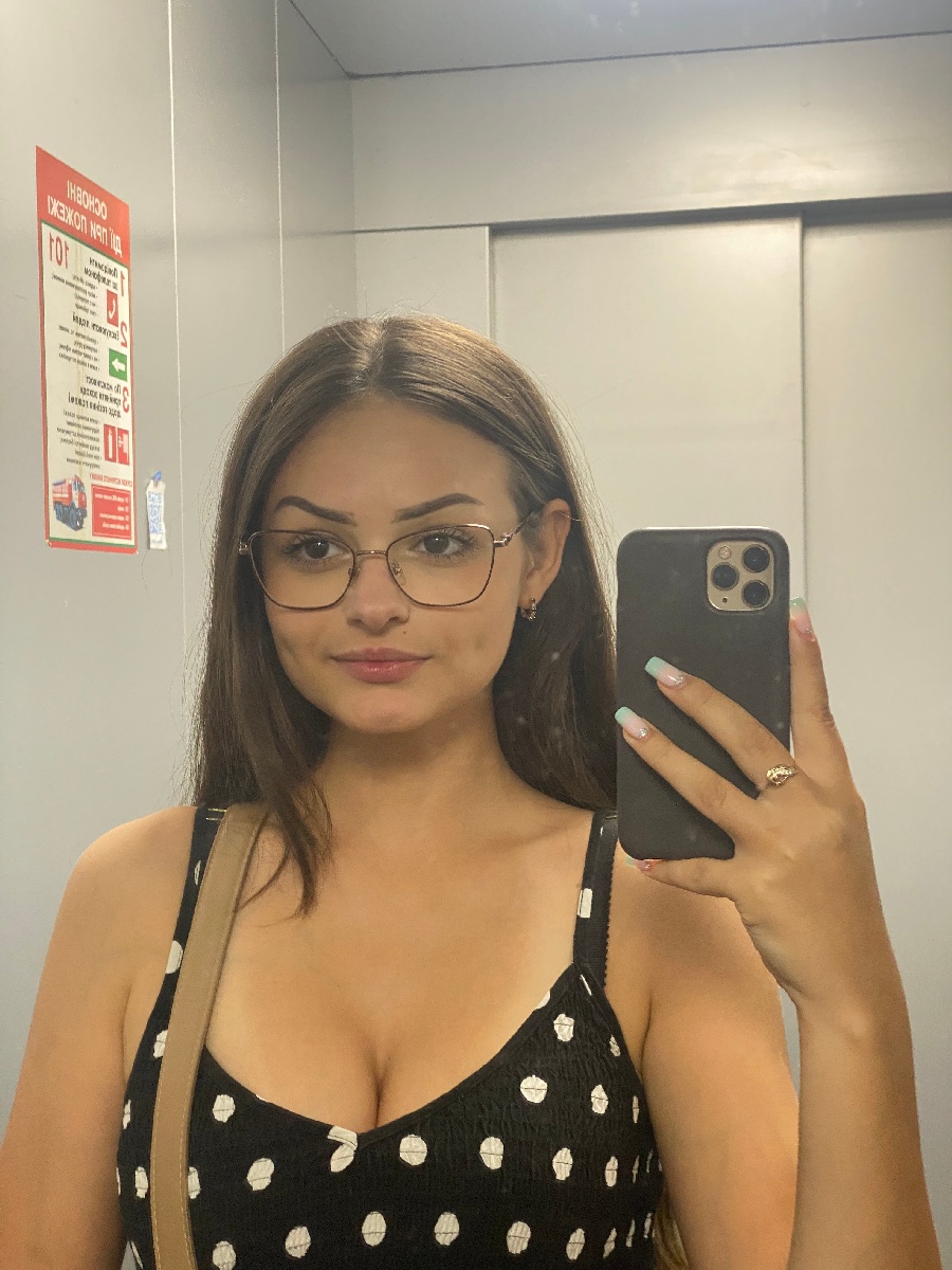 Sexy model Stacy in Palembang